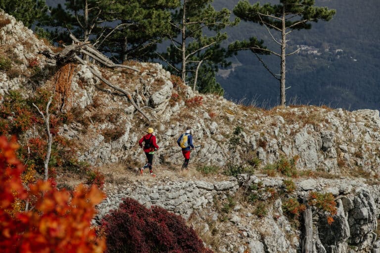 two runners of skyrunners